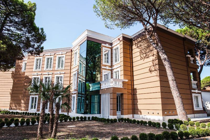 Prestige Hotel 5*