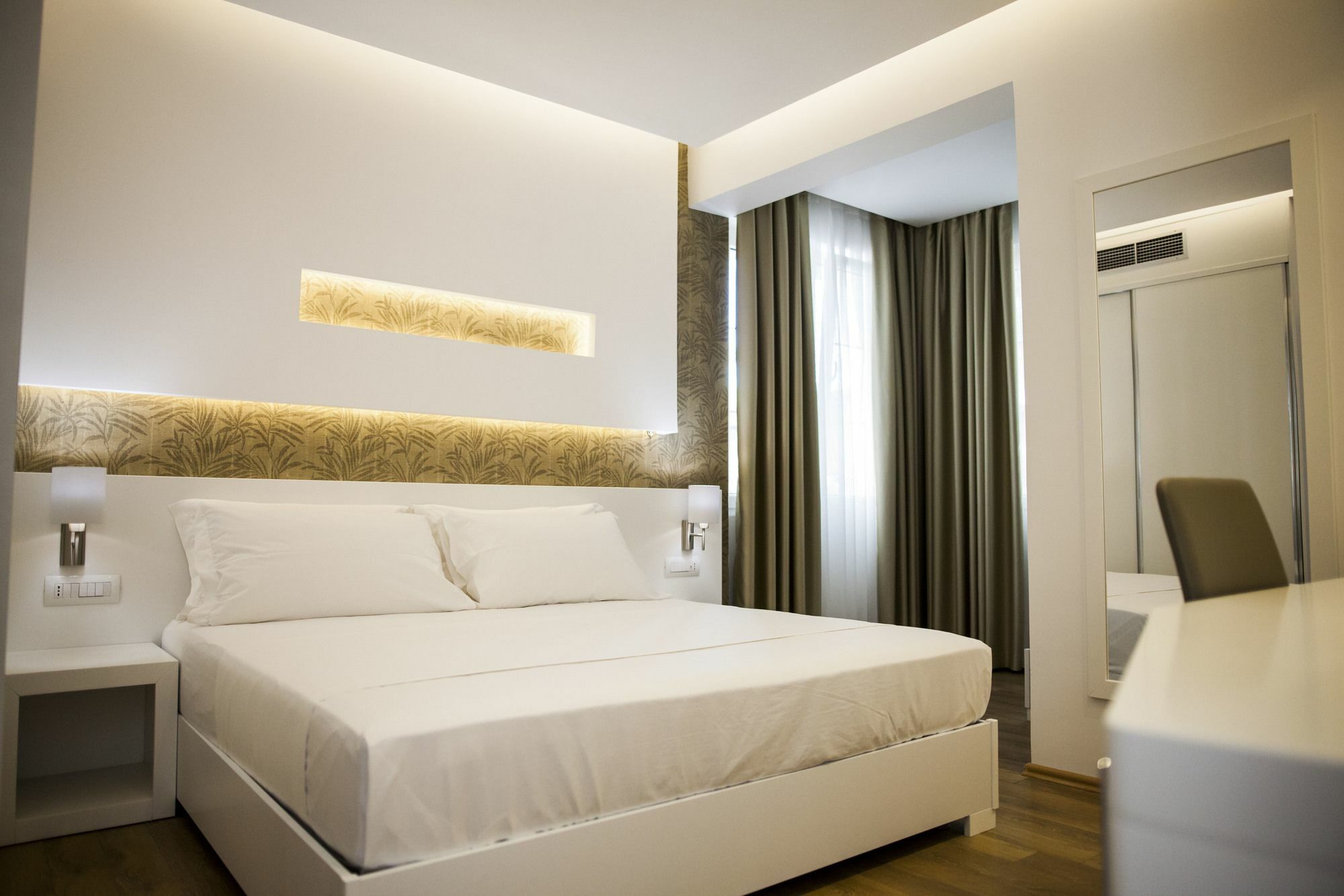 Prestige Hotel Golem (Tirana)